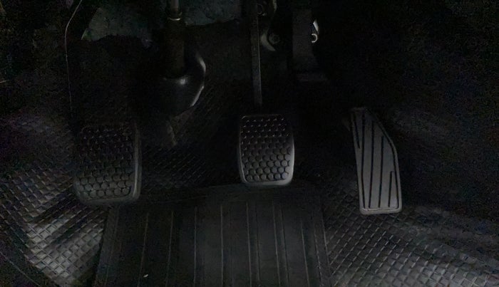 2017 Maruti Alto 800 VXI, Petrol, Manual, 63,622 km, Pedals