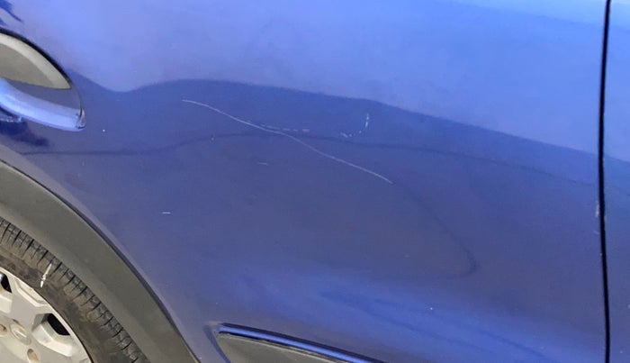 2018 Renault Kwid CLIMBER 1.0 AMT, Petrol, Automatic, 1,19,385 km, Right rear door - Slightly dented