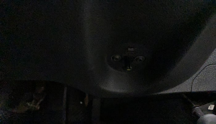 2018 Renault Kwid CLIMBER 1.0 AMT, Petrol, Automatic, 1,19,385 km, Dashboard - Headlight height adjustment not working