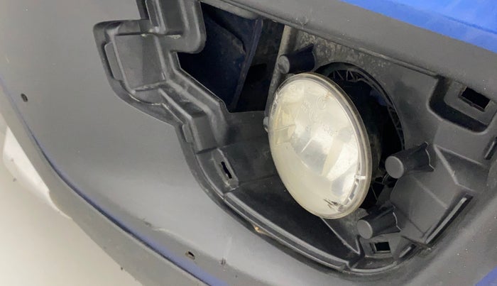 2018 Renault Kwid CLIMBER 1.0 AMT, Petrol, Automatic, 1,19,385 km, Left fog light - Cover missing
