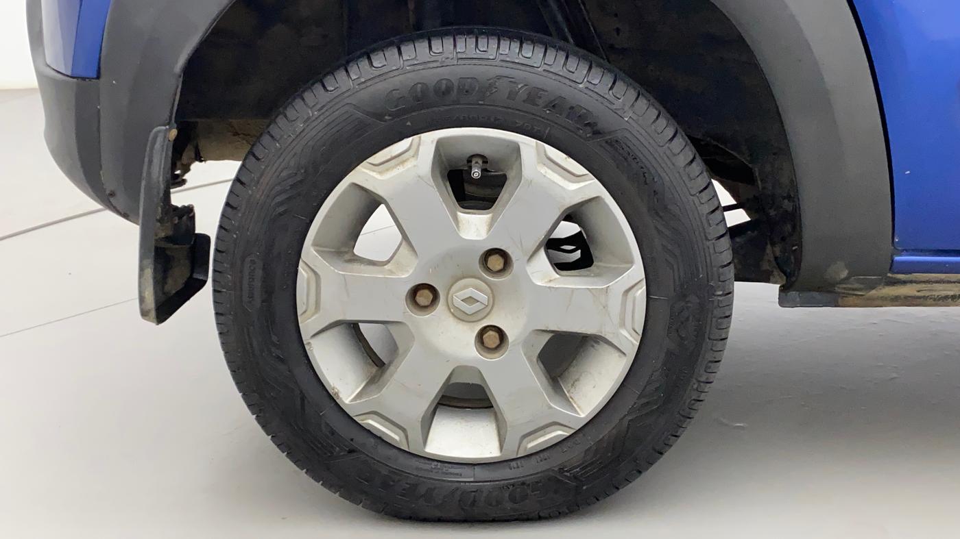 2018 Renault Kwid CLIMBER 1.0 AMT, Petrol, Automatic, 1,19,385 km, Right Rear Wheel