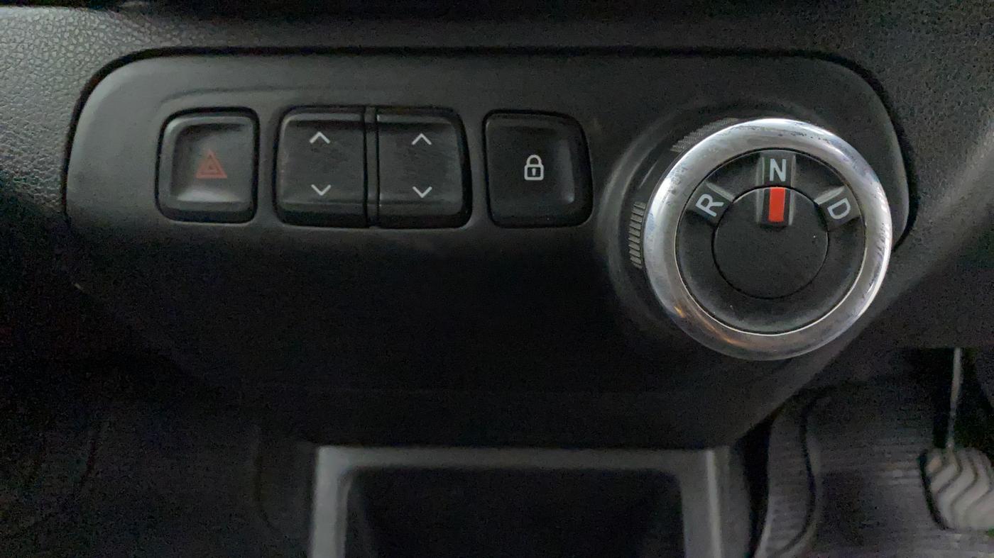 2018 Renault Kwid CLIMBER 1.0 AMT, Petrol, Automatic, 1,19,385 km, Gear Lever
