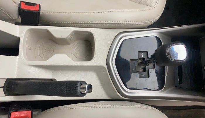 2022 Mahindra XUV300 W8 (O) 1.2 PETROL AMT, Petrol, Automatic, 35,215 km, Gear Lever