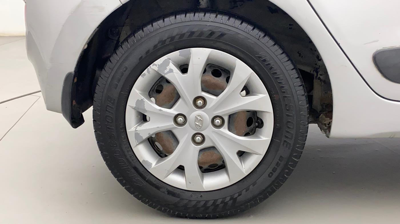 2015 Hyundai Grand i10 SPORTZ 1.2 KAPPA VTVT, Petrol, Manual, 87,475 km, Right Rear Wheel
