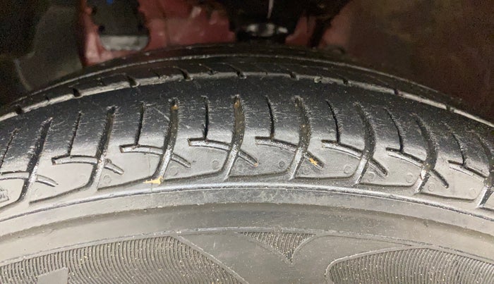 2019 Hyundai Elite i20 SPORTZ PLUS  1.2 CVT, Petrol, Automatic, 30,627 km, Left Front Tyre Tread