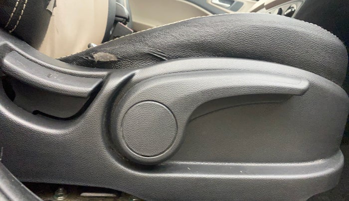 2019 Hyundai Elite i20 SPORTZ PLUS  1.2 CVT, Petrol, Automatic, 30,627 km, Driver Side Adjustment Panel