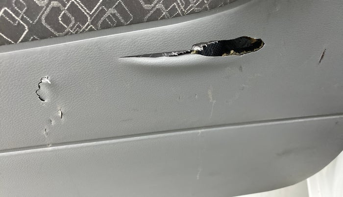 2018 Maruti Alto 800 LXI, Petrol, Manual, 55,658 km, Rear left door - Trim has minor damage