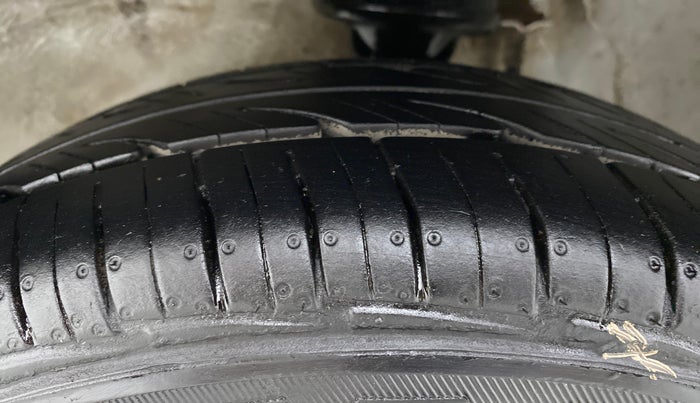 2018 Maruti Alto 800 LXI, Petrol, Manual, 55,658 km, Left Front Tyre Tread