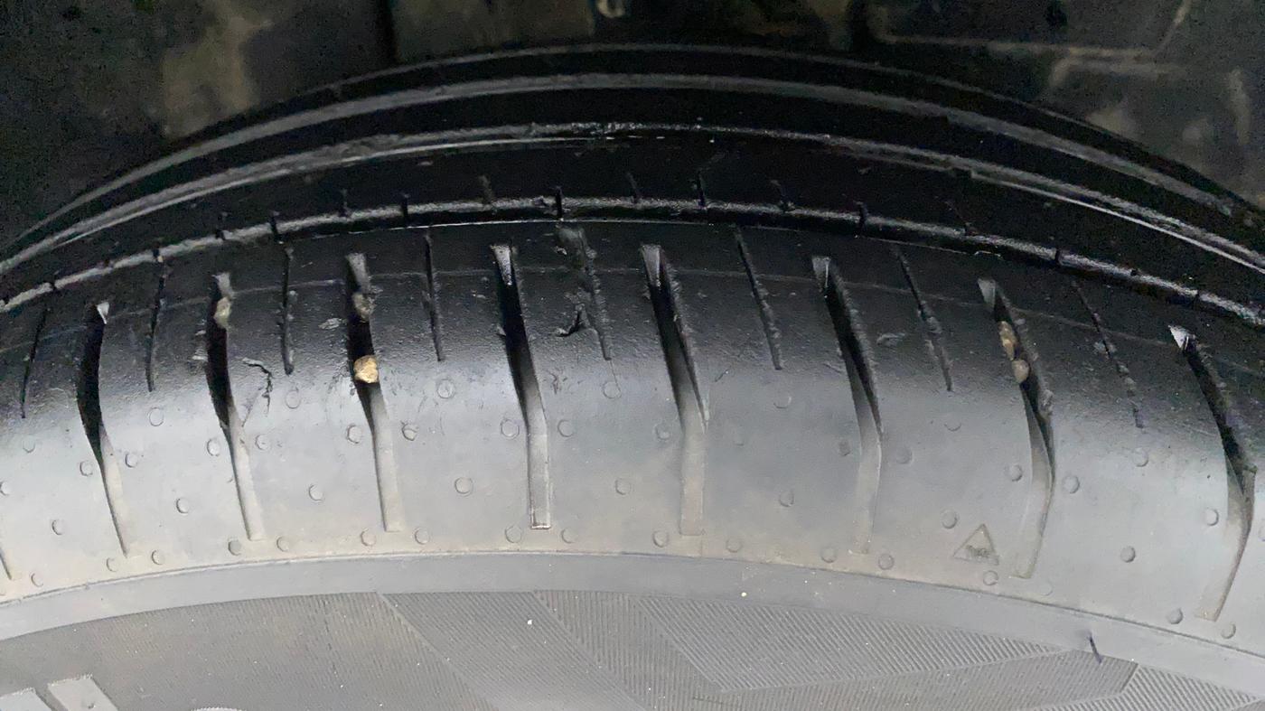 2022 Tata PUNCH ADVENTURE MT, Petrol, Manual, 36,188 km, Right Front Tyre Tread