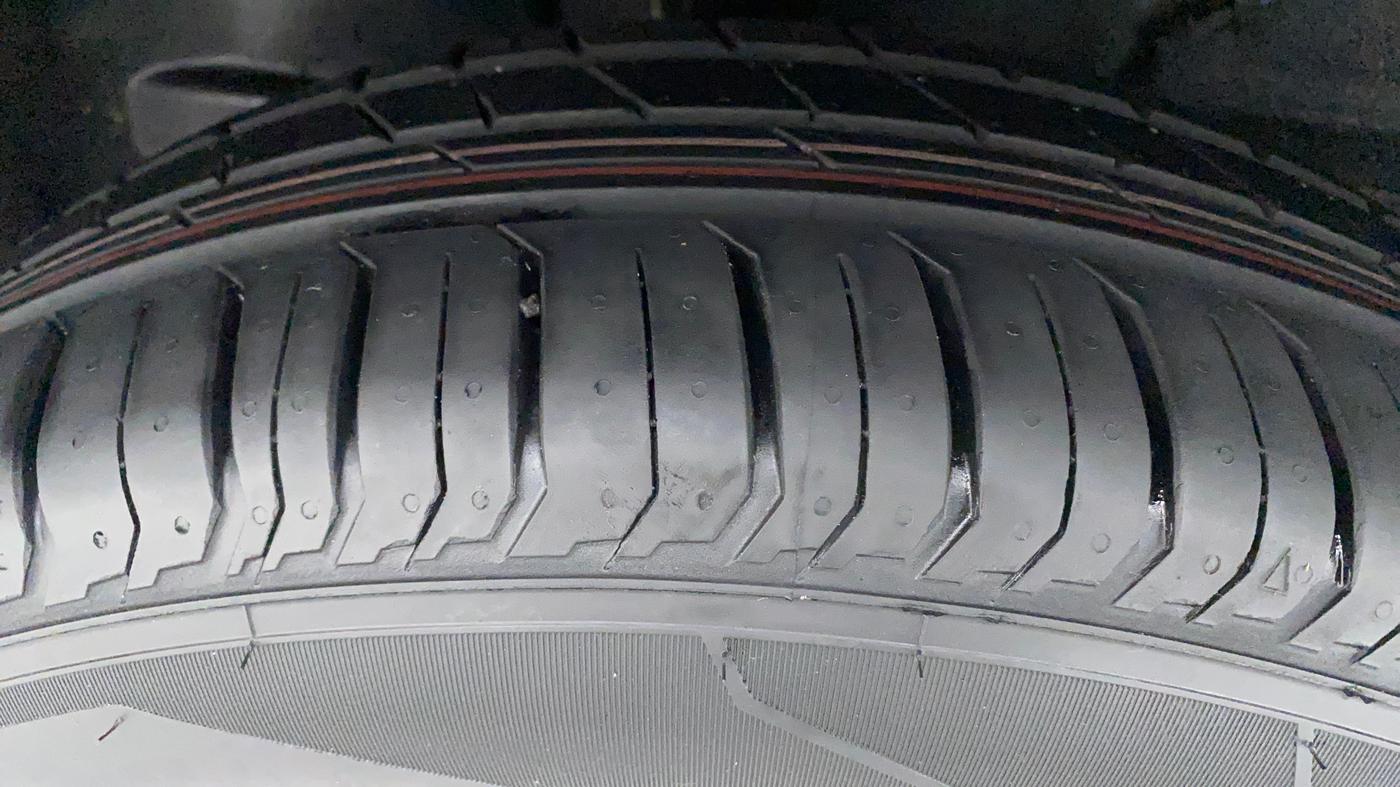 2022 Tata PUNCH ADVENTURE MT, Petrol, Manual, 36,188 km, Right Rear Tyre Tread