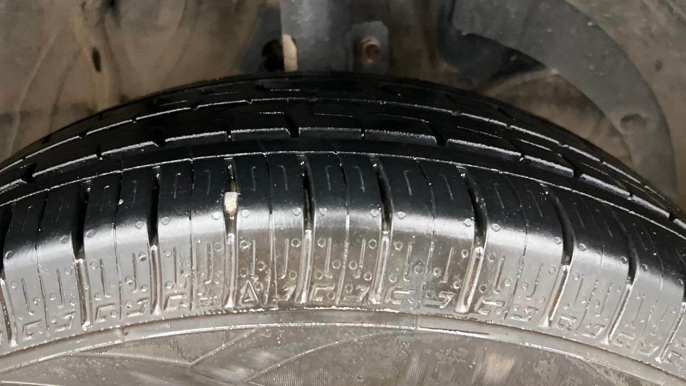 2023 Maruti Baleno DELTA CNG 1.2L, CNG, Manual, 77,590 km, Right Front Tyre Tread