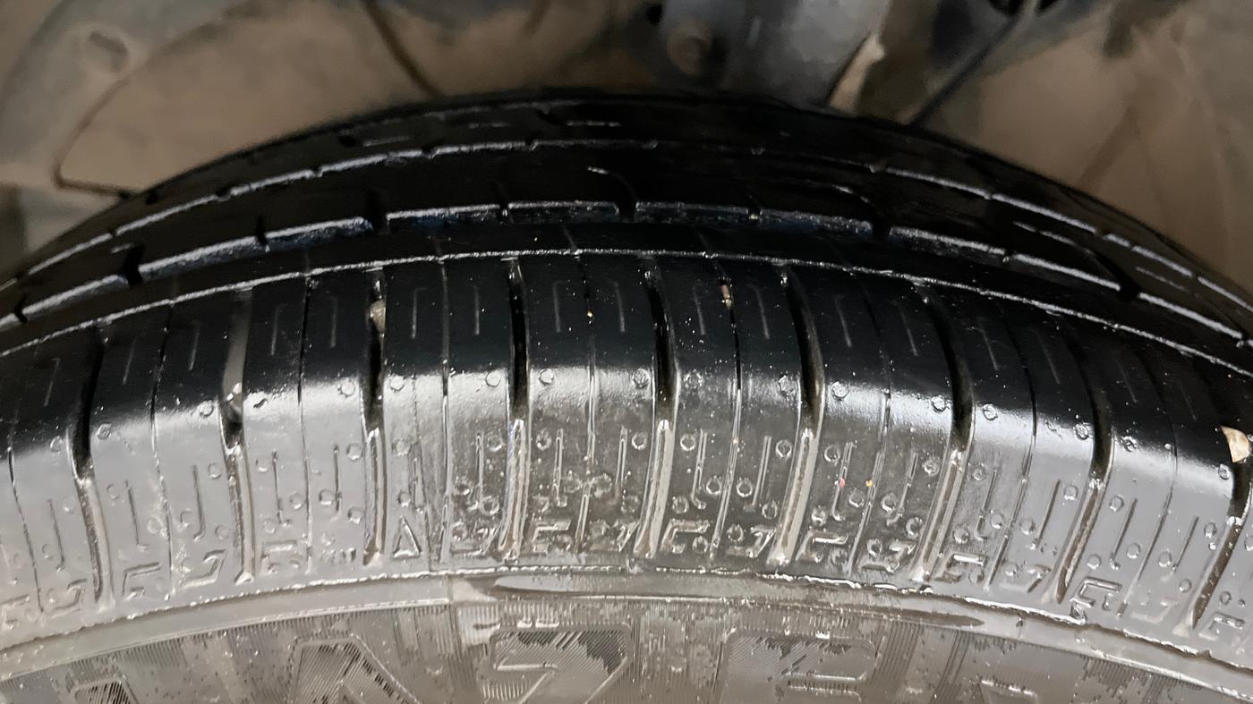 2023 Maruti Baleno DELTA CNG 1.2L, CNG, Manual, 77,590 km, Left Front Tyre Tread