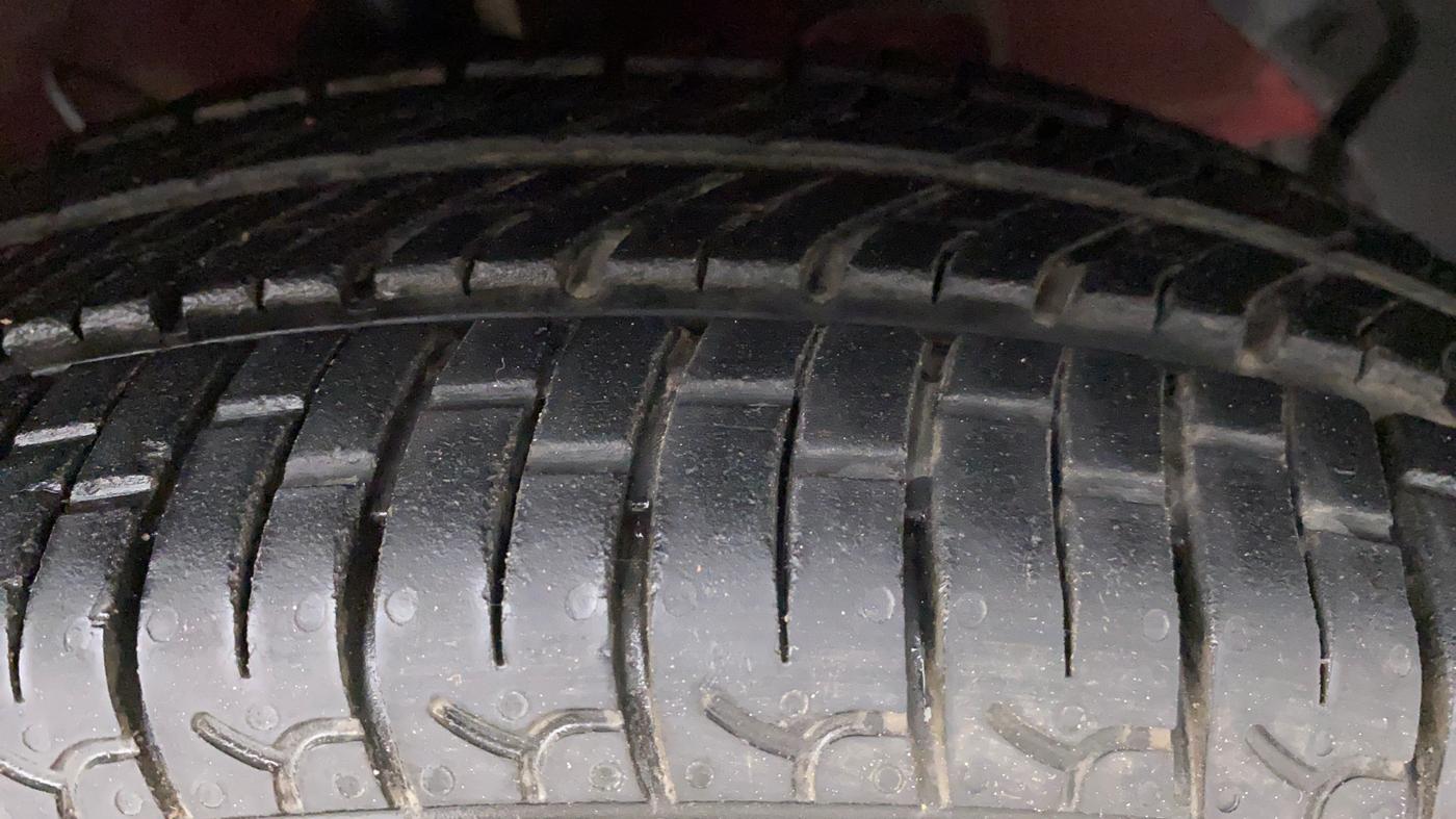 2021 Hyundai NEW SANTRO ASTA AMT, Petrol, Automatic, 5,603 km, Right Front Tyre Tread
