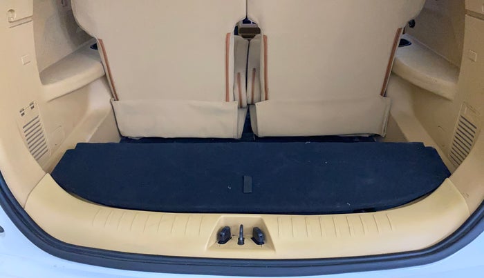 2021 Mahindra XUV700 AX 3 P MT 5 STR, Petrol, Manual, 15,831 km, Boot Inside