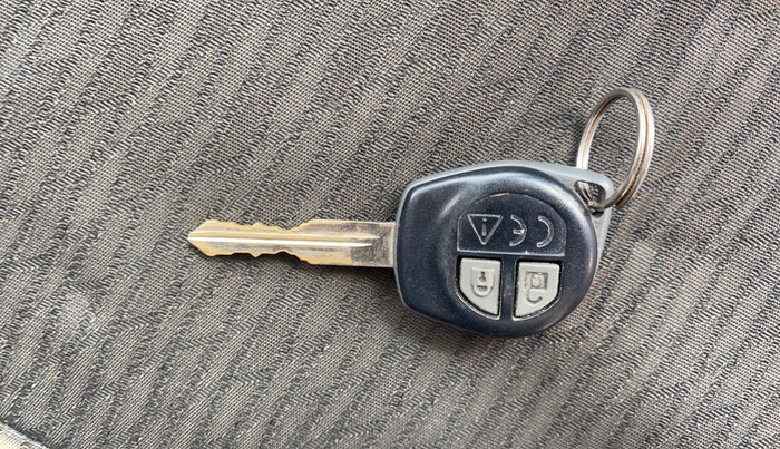 2017 Maruti Baleno DELTA PETROL 1.2, Petrol, Manual, 41,684 km, Key Close Up