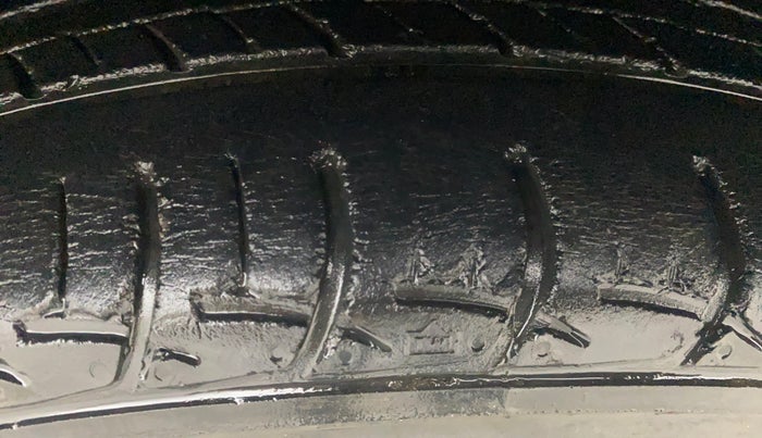 2017 Maruti Baleno DELTA PETROL 1.2, Petrol, Manual, 41,684 km, Left Front Tyre Tread