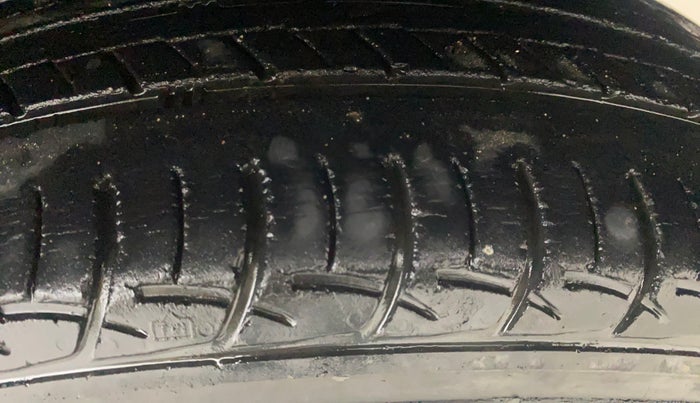 2017 Maruti Baleno DELTA PETROL 1.2, Petrol, Manual, 41,684 km, Left Rear Tyre Tread