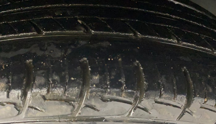 2017 Maruti Baleno DELTA PETROL 1.2, Petrol, Manual, 41,684 km, Right Rear Tyre Tread