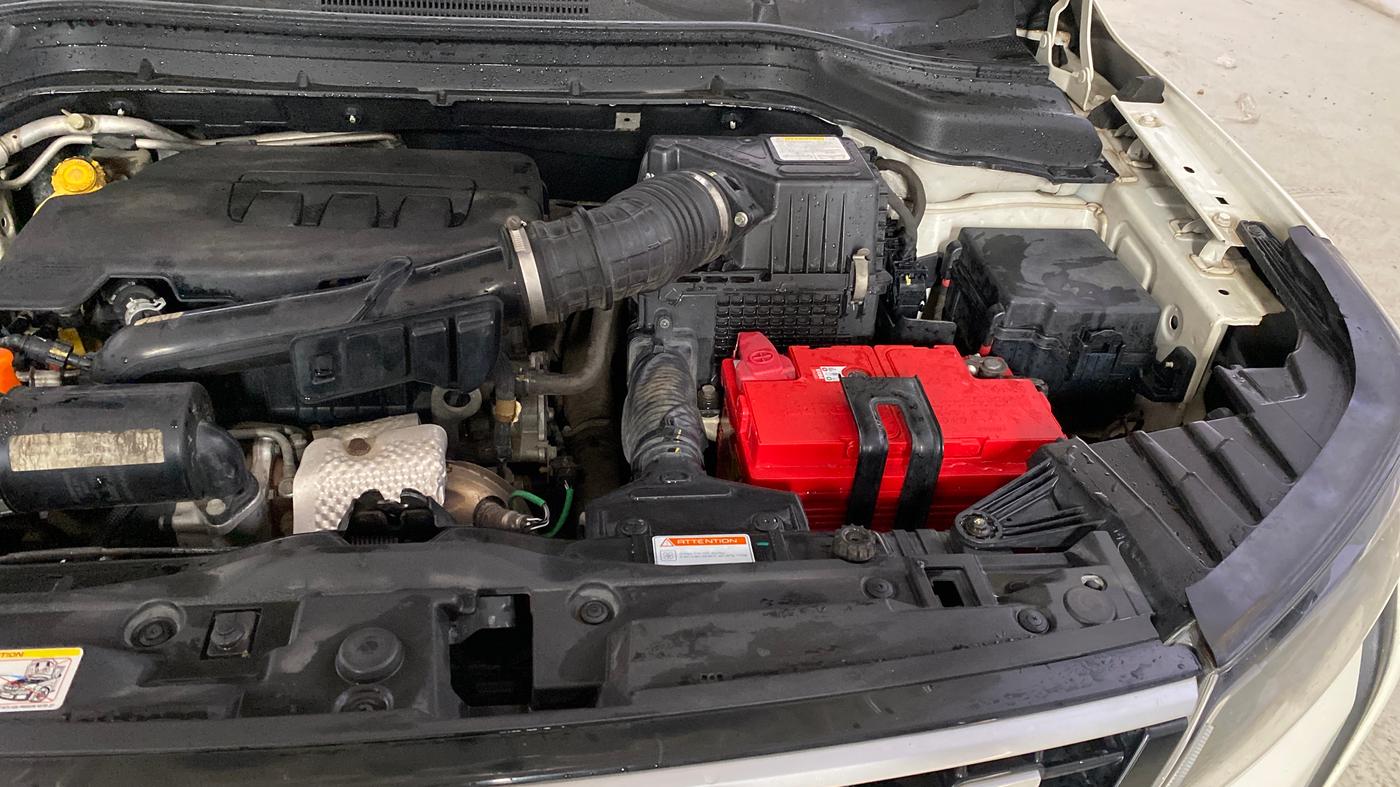 2019 Mahindra XUV300 W6 1.2 PETROL, Petrol, Manual, 47,903 km, Engine View - Left