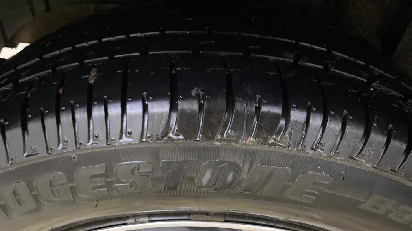 2019 Mahindra XUV300 W6 1.2 PETROL, Petrol, Manual, 47,903 km, Right Rear Tyre Tread