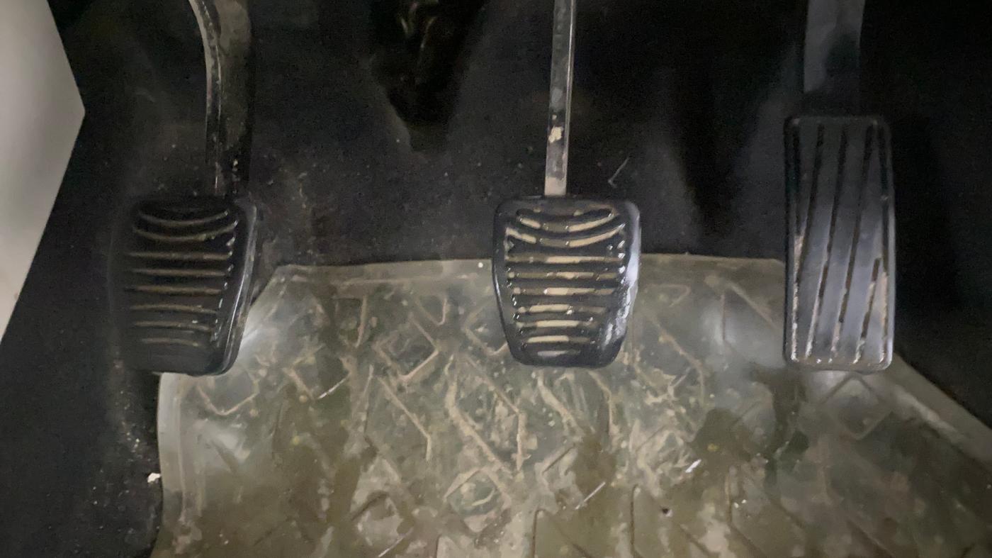2019 Mahindra XUV300 W6 1.2 PETROL, Petrol, Manual, 47,903 km, Pedals