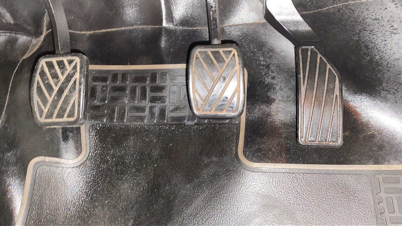2018 Maruti Ciaz ZETA 1.5 SHVS MT PETROL, Petrol, Manual, 15,940 km, Pedals