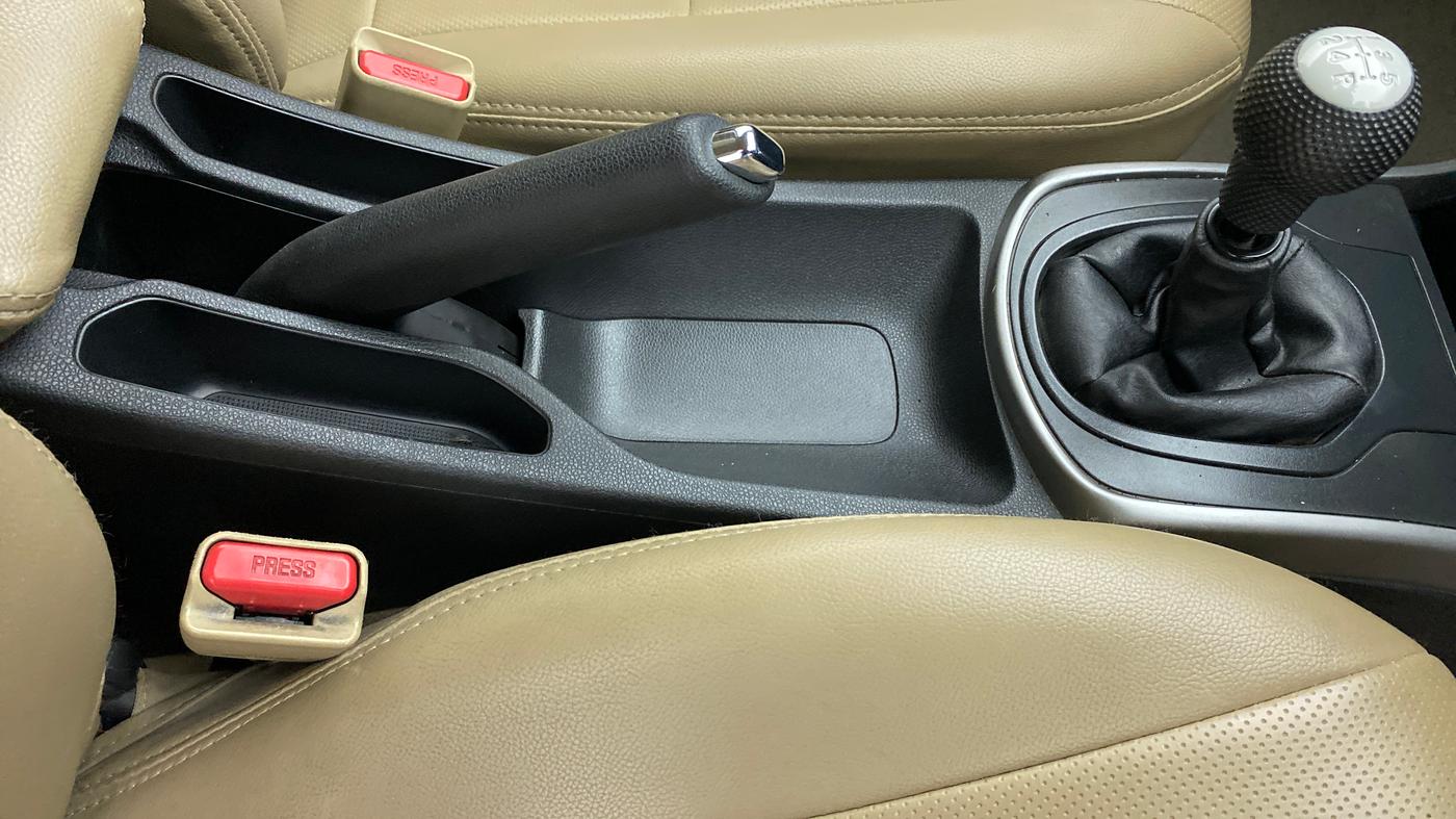 2019 Honda City V MT PETROL, Petrol, Manual, 83,657 km, Gear Lever