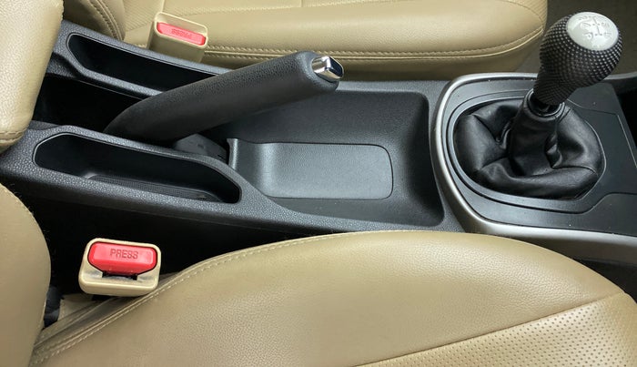 2019 Honda City V MT PETROL, Petrol, Manual, 83,657 km, Gear Lever