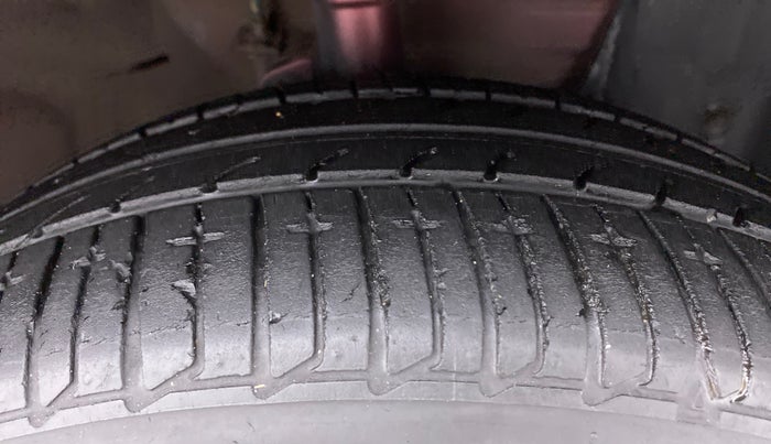 2013 Renault Pulse RX Z DIESEL, Diesel, Manual, 96,210 km, Right Front Tyre Tread