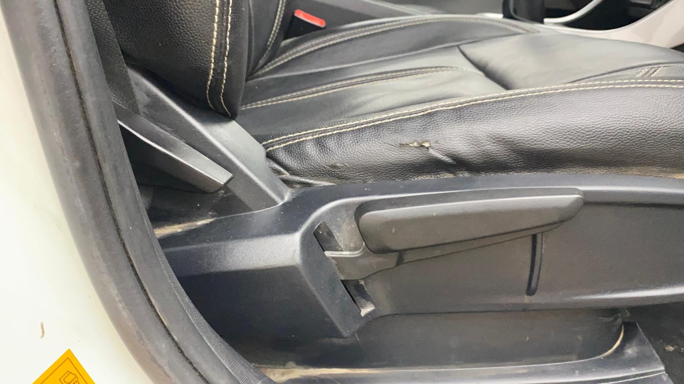 2020 Tata ALTROZ XZ DIESEL, Diesel, Manual, 41,908 km, Driver Side Adjustment Panel