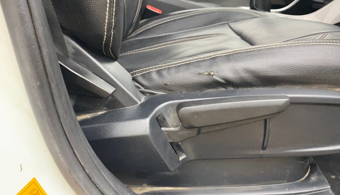 2020 Tata ALTROZ XZ DIESEL, Diesel, Manual, 41,845 km, Driver Side Adjustment Panel