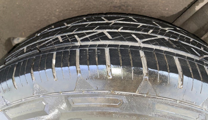 2018 Mahindra MARAZZO M6 8 STR, Diesel, Manual, 72,639 km, Left Rear Tyre Tread