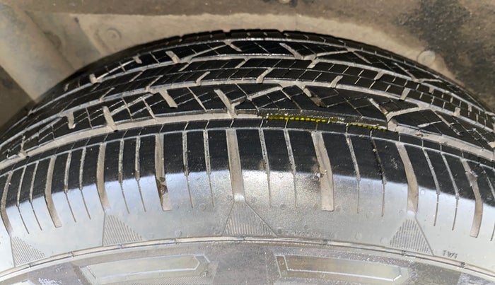 2018 Mahindra MARAZZO M6 8 STR, Diesel, Manual, 72,639 km, Right Rear Tyre Tread