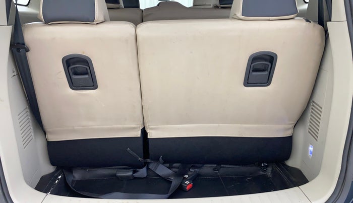 2018 Mahindra MARAZZO M6 8 STR, Diesel, Manual, 72,639 km, Boot Inside