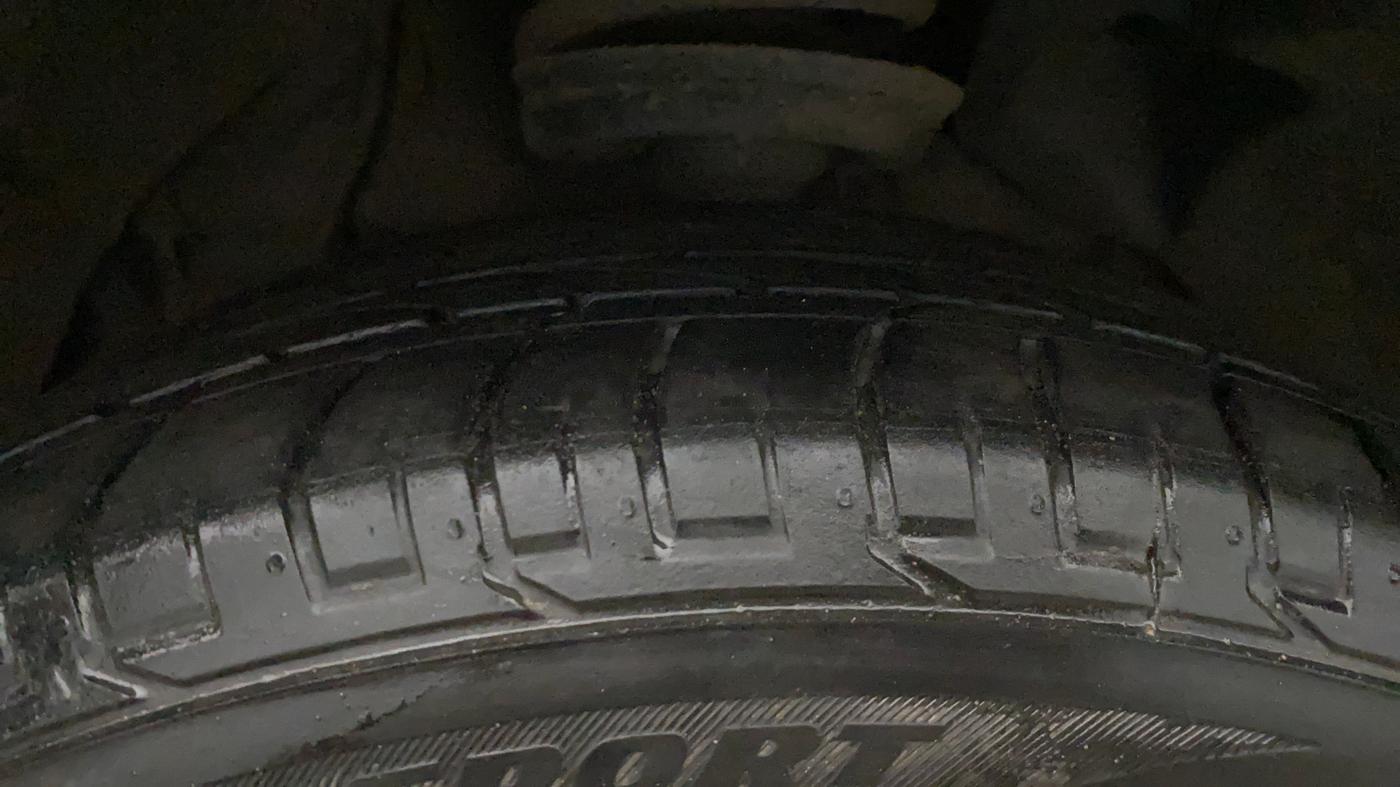 2019 Mahindra XUV300 W8 (O) 1.5 DIESEL, Diesel, Manual, 79,842 km, Left Front Tyre Tread
