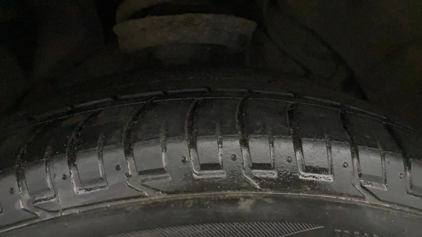 2019 Mahindra XUV300 W8 (O) 1.5 DIESEL, Diesel, Manual, 79,842 km, Right Front Tyre Tread