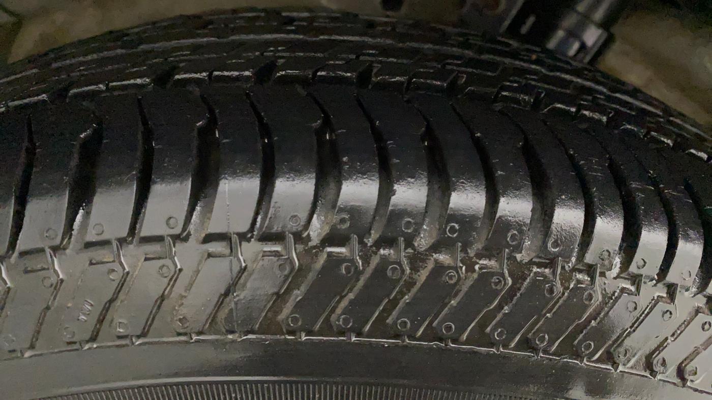 2012 Maruti Swift Dzire VXI, Petrol, Manual, 34,280 km, Left Front Tyre Tread