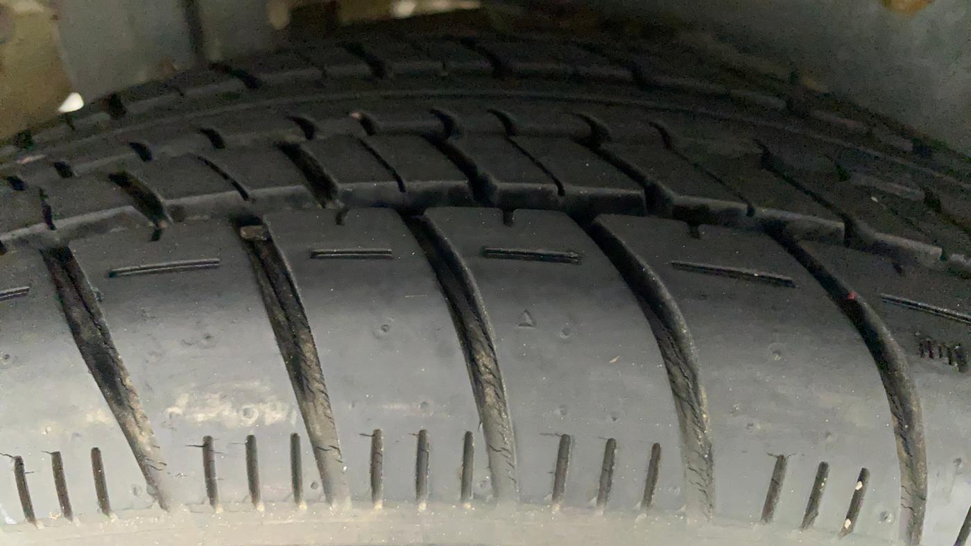 2010 Maruti A Star LXI, Petrol, Manual, 18,589 km, Right Rear Tyre Tread