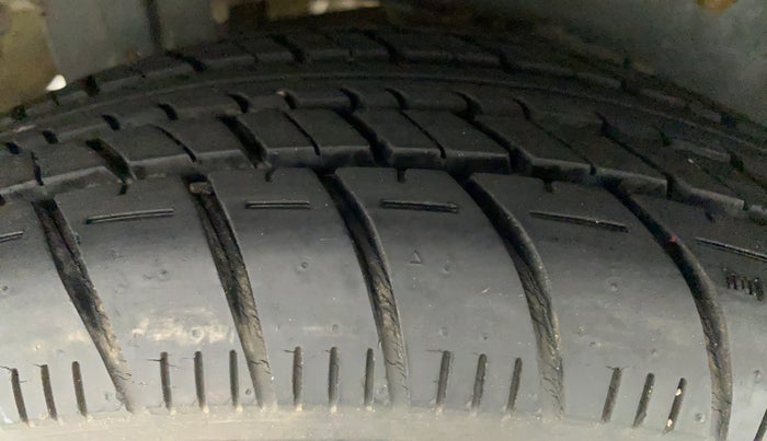 2010 Maruti A Star LXI, Petrol, Manual, 18,589 km, Right Rear Tyre Tread