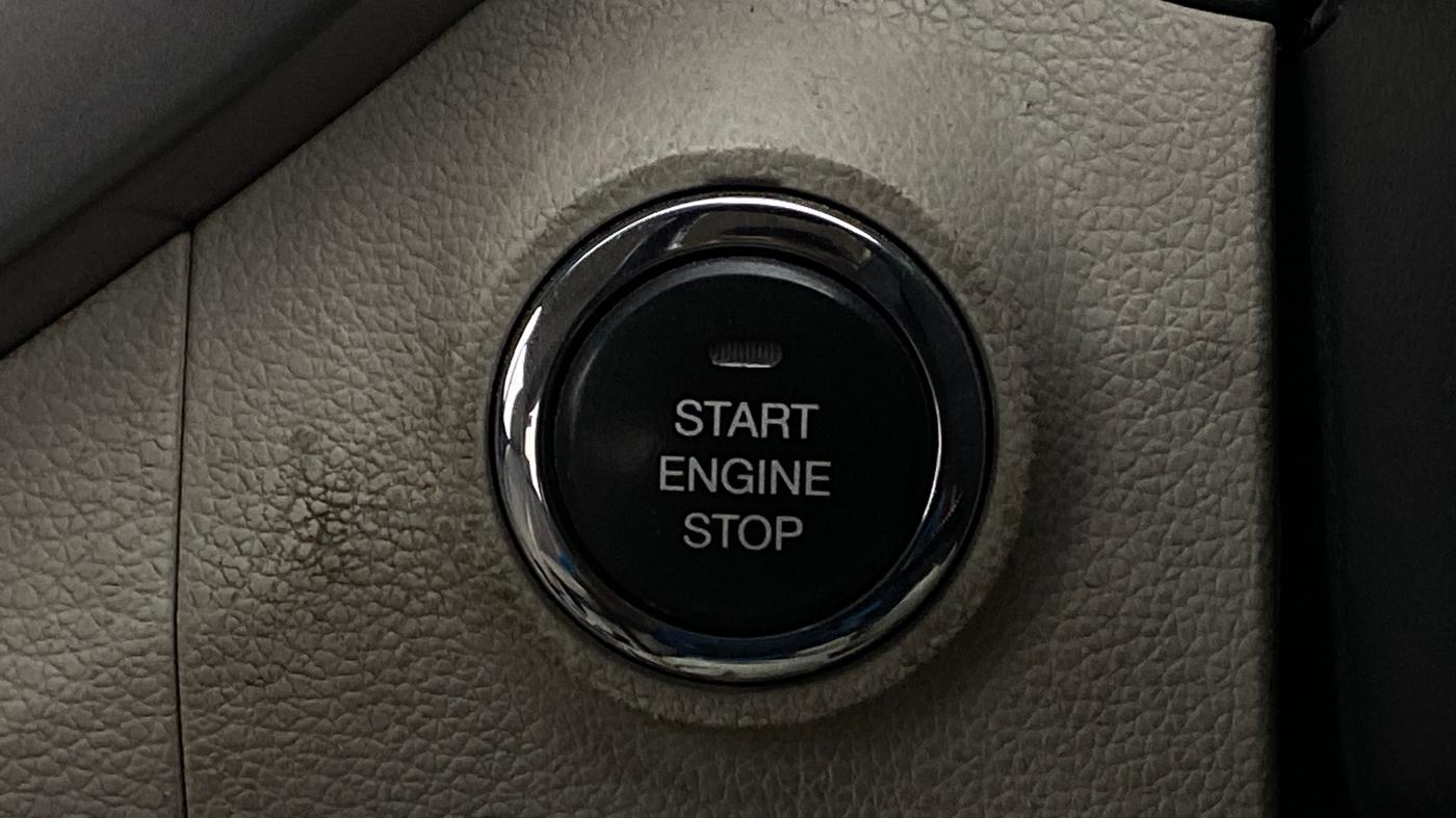 2020 Mahindra XUV300 W8 (O) 1.5 DIESEL AMT, Diesel, Automatic, 99,475 km, Keyless Start/ Stop Button