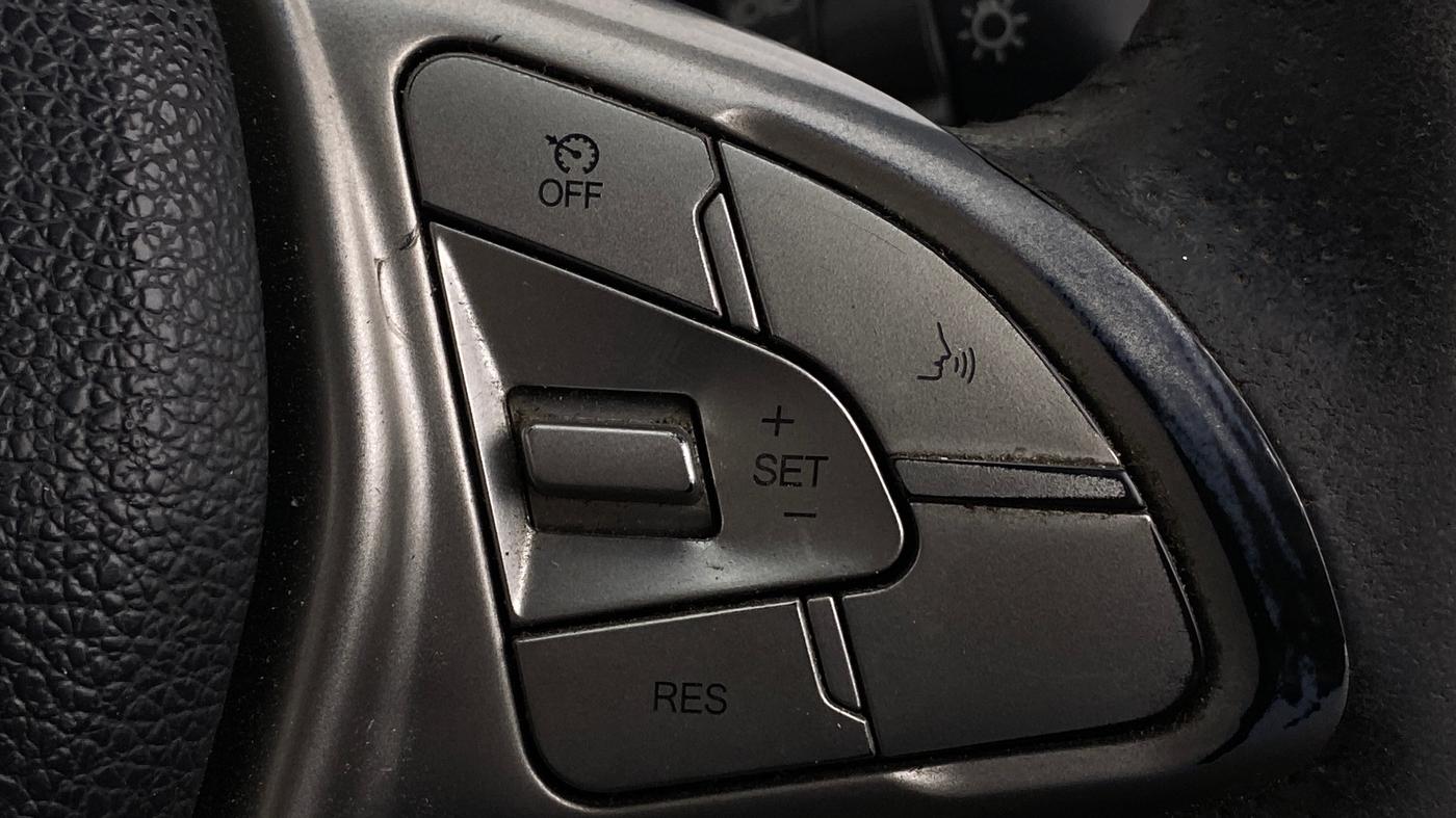 2020 Mahindra XUV300 W8 (O) 1.5 DIESEL AMT, Diesel, Automatic, 99,475 km, Adaptive Cruise Control
