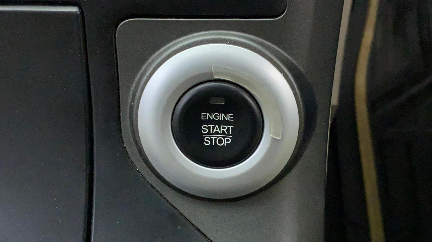 2017 Mahindra XUV500 W10 AT, Diesel, Automatic, 97,803 km, Keyless Start/ Stop Button