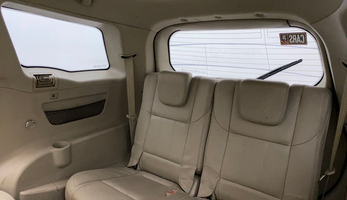 2017 Mahindra XUV500 W10 AT, Diesel, Automatic, 97,803 km, Third Seat Row ( optional )