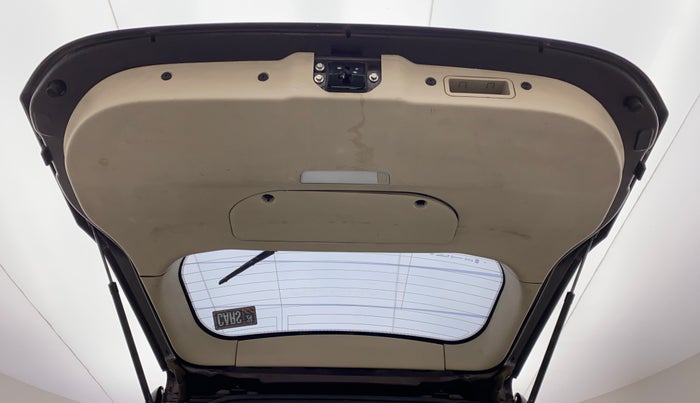 2017 Mahindra XUV500 W10 AT, Diesel, Automatic, 97,803 km, Boot Door Open