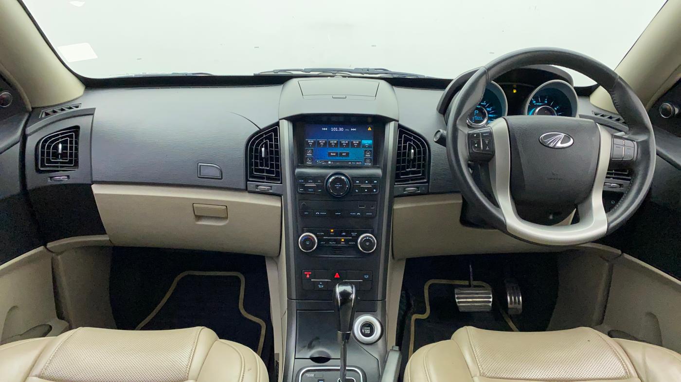 2017 Mahindra XUV500 W10 AT, Diesel, Automatic, 97,803 km, Dashboard
