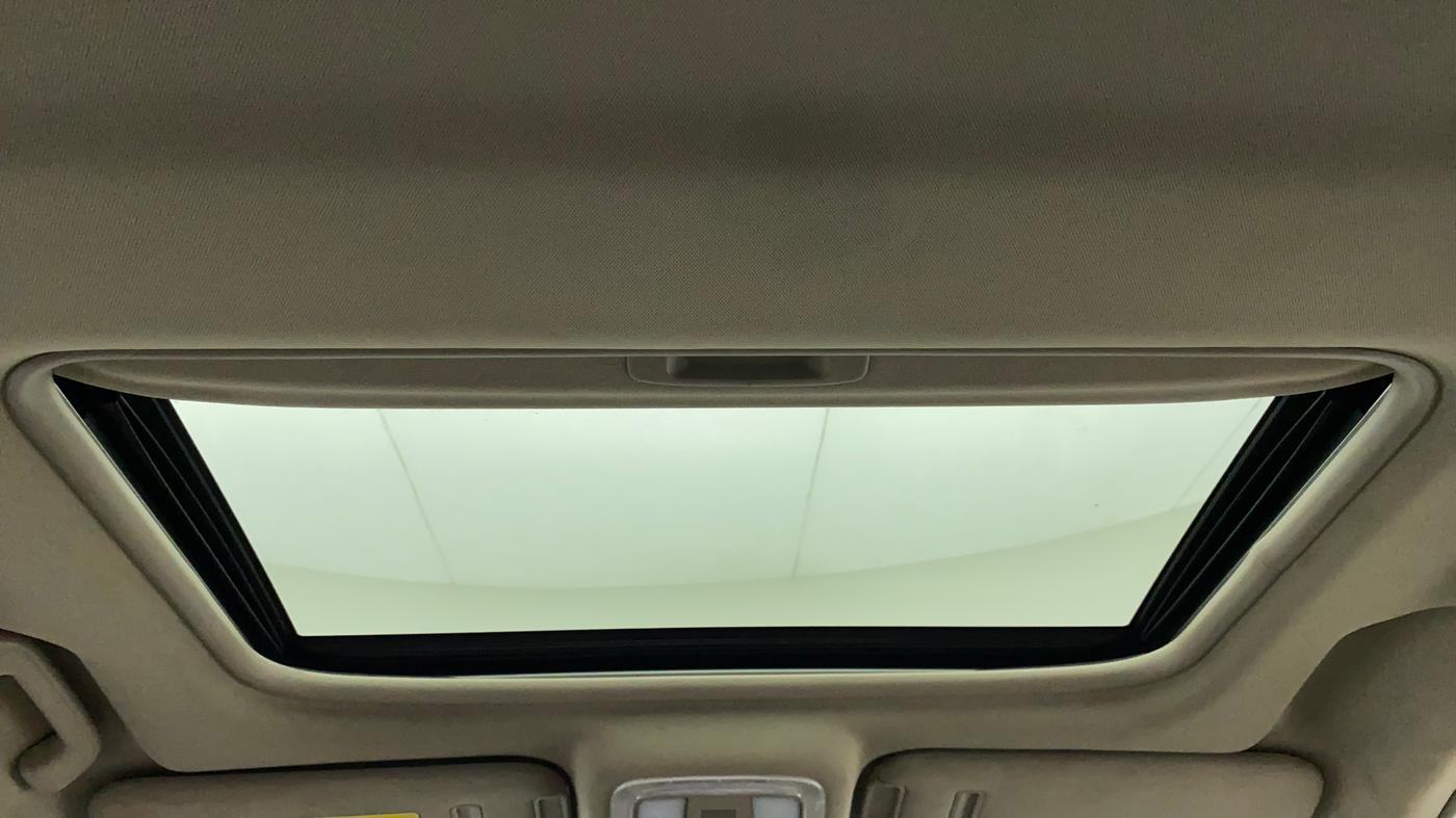 2017 Mahindra XUV500 W10 AT, Diesel, Automatic, 97,803 km, Moonroof/ Sunroof