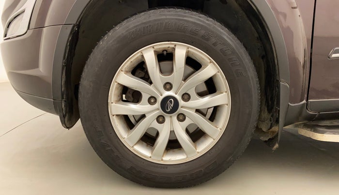 2017 Mahindra XUV500 W10 AT, Diesel, Automatic, 97,803 km, Left Front Wheel