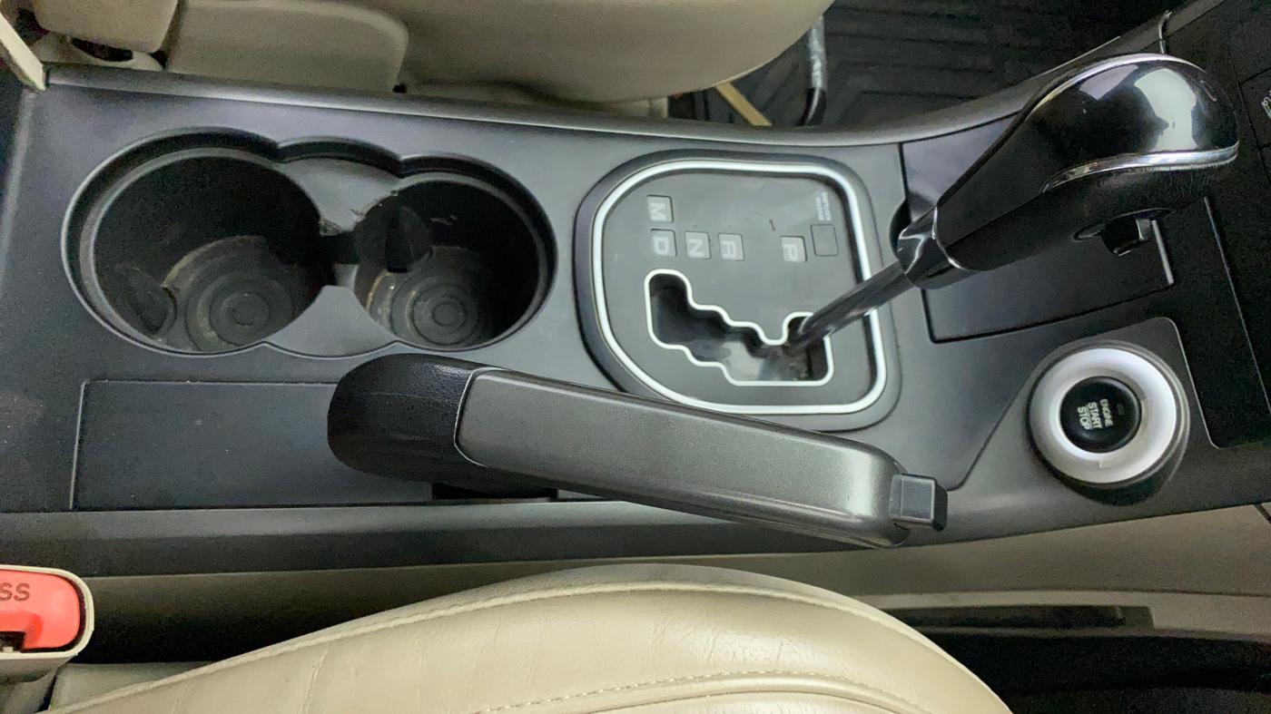 2017 Mahindra XUV500 W10 AT, Diesel, Automatic, 97,803 km, Gear Lever