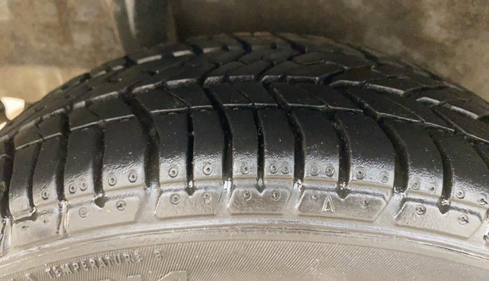 2013 Honda Brio S MT, Petrol, Manual, 57,698 km, Right Rear Tyre Tread