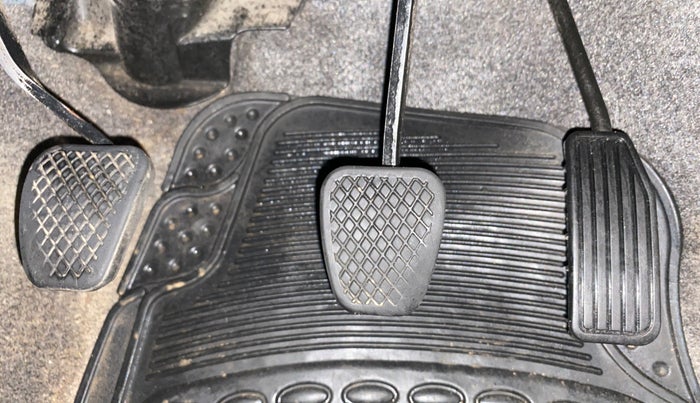 2013 Honda Brio S MT, Petrol, Manual, 57,698 km, Pedals